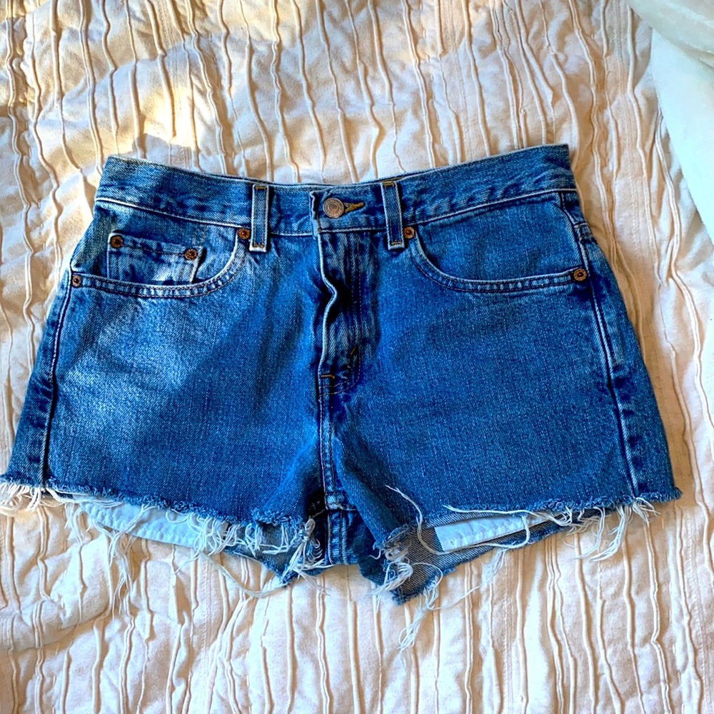 505 Mid rise Levi Shorts